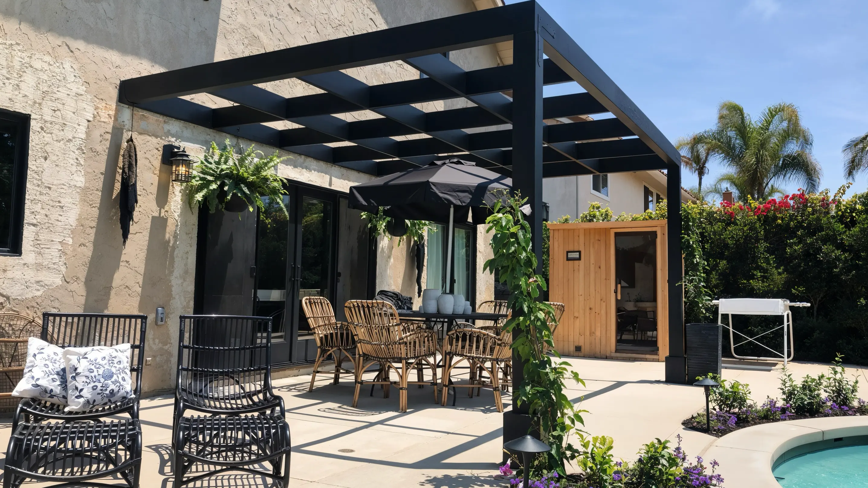 Modern pergola with polycarbonate cover